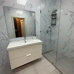 Sky Budova Apartmán *